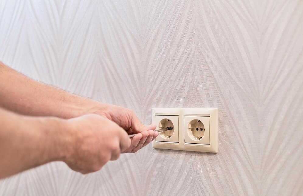Come sostituire una presa elettrica a muro