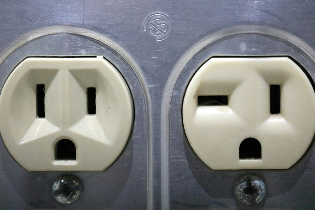 Dove buttare prese elettriche