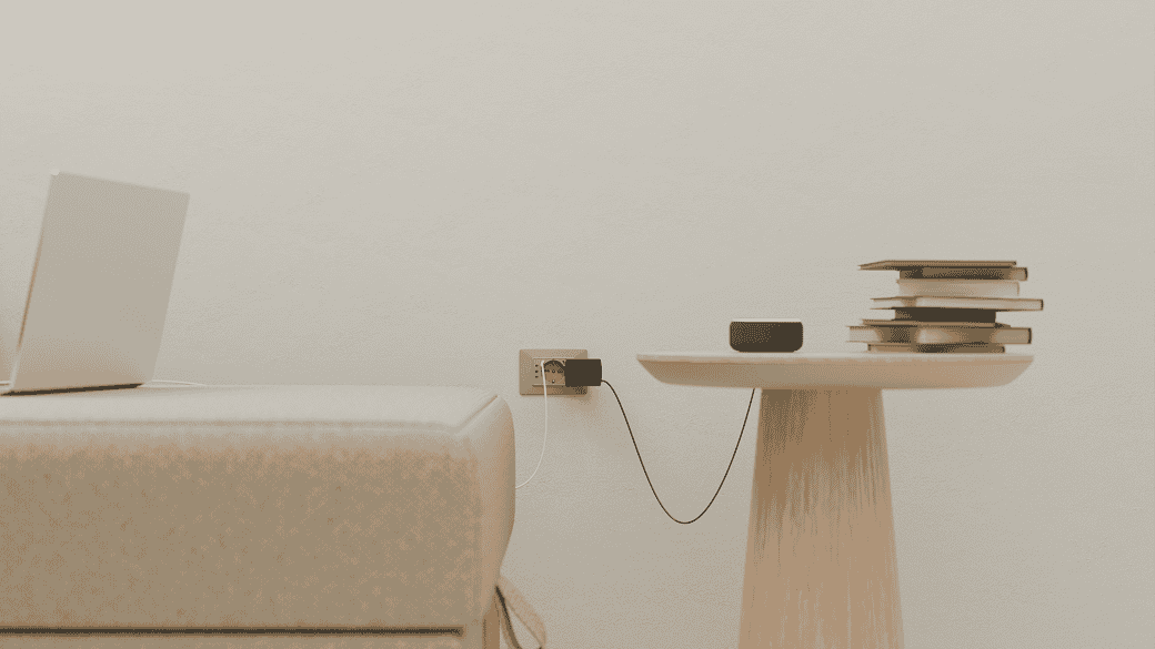 Presa USB casa da incasso integrata nell'impianto elettrico del soggiorno